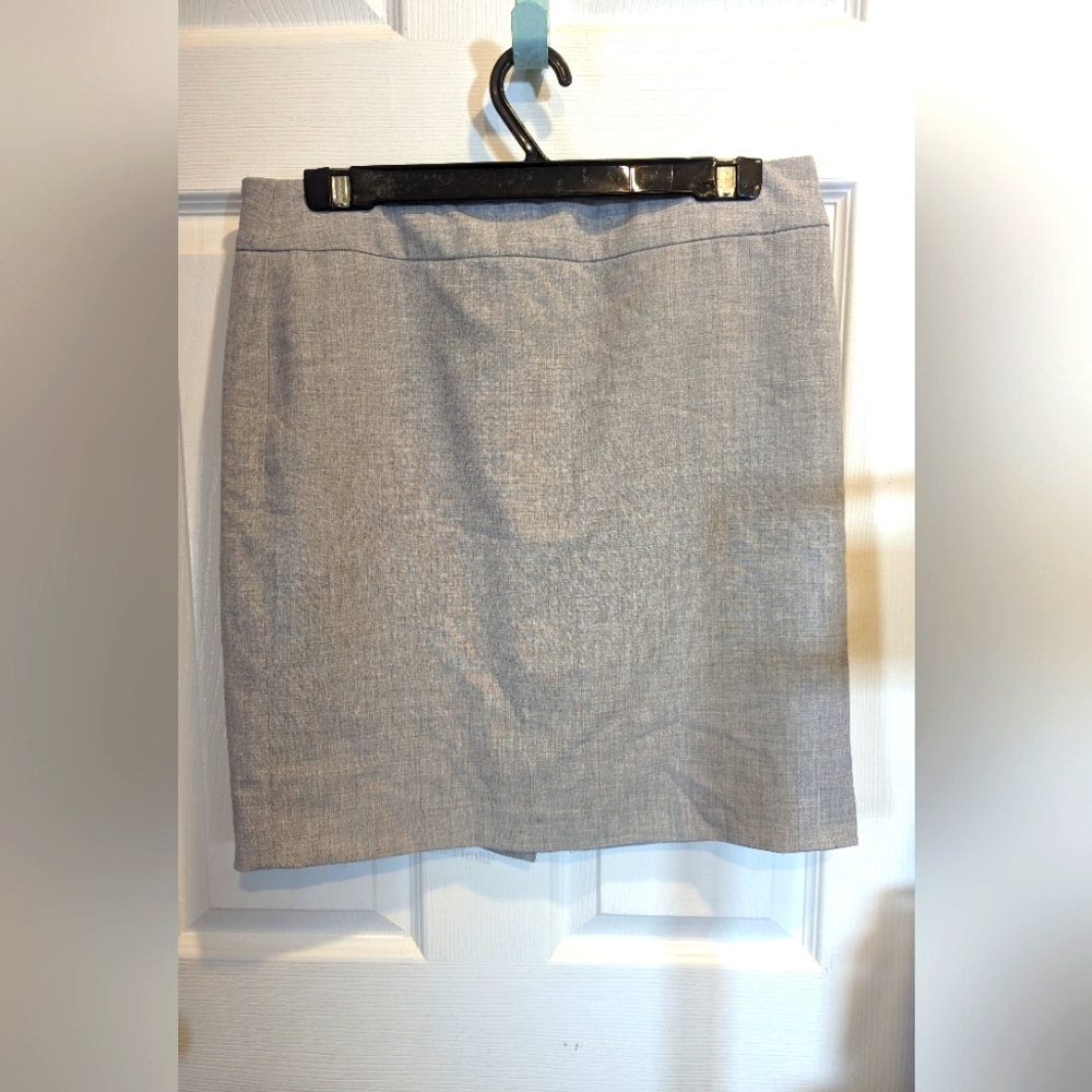💙 BANANA REPUBLIC 💙 Classic Grey Skirt